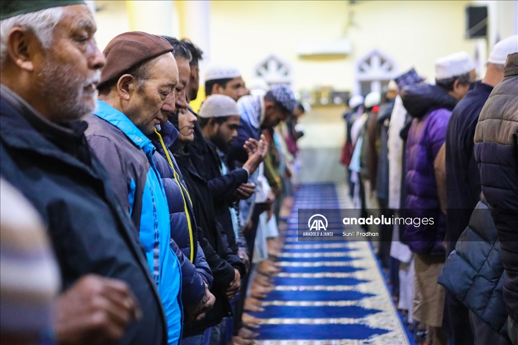 Nepal'de Miraç Kandili idrak edildi