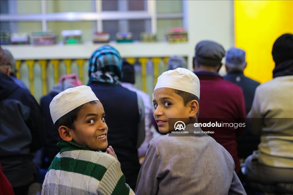 Nepal'de Miraç Kandili idrak edildi