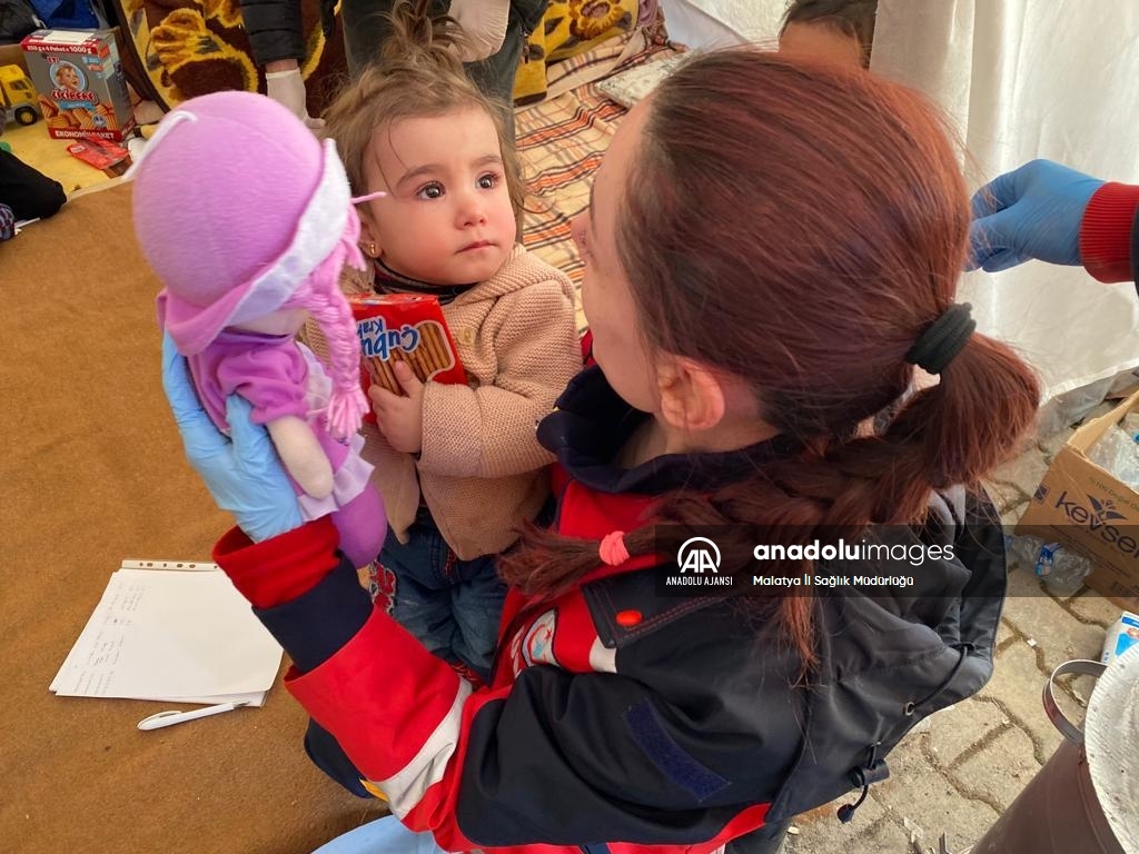 Depremden etkilenen Malatya'da köy köy sağlık taraması