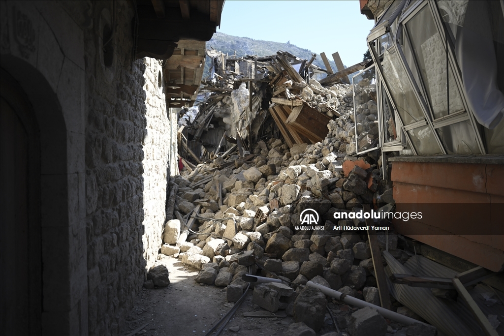 Zamana direnen Hatay'daki tarihi taş evler "asrın felaketi"ne dayanamadı
