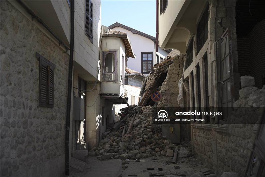 Zamana direnen Hatay'daki tarihi taş evler "asrın felaketi"ne dayanamadı