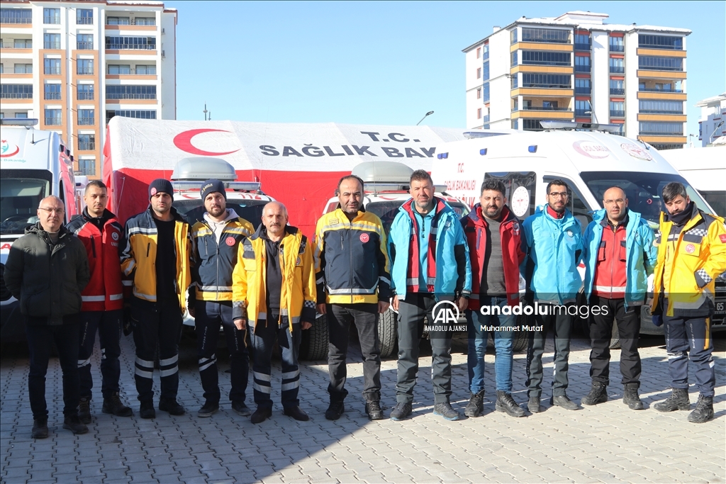 Depremden etkilenen Malatya'da köy köy sağlık taraması