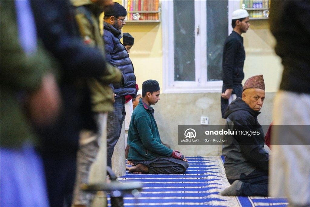 Nepal'de Miraç Kandili idrak edildi