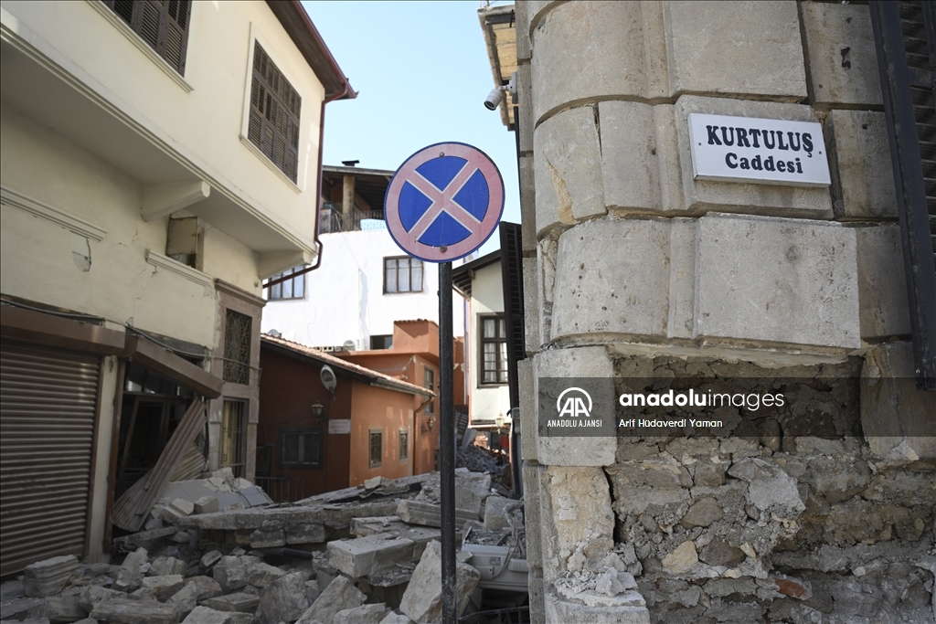 Zamana direnen Hatay'daki tarihi taş evler "asrın felaketi"ne dayanamadı