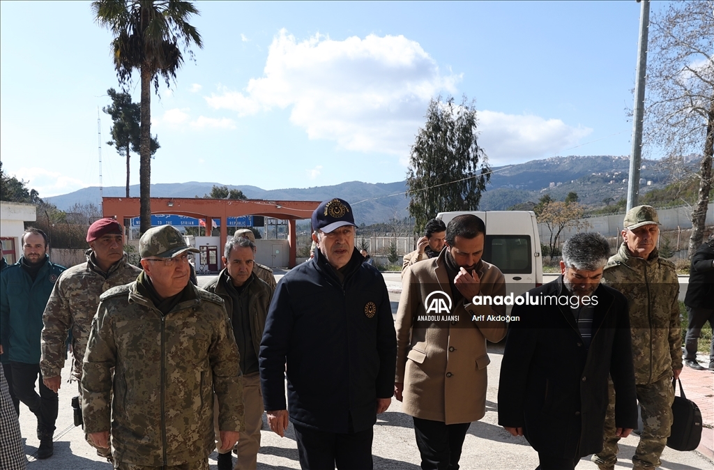 Milli Savunma Bakanı Akar Hatay'ın Yayladağı ilçesinde