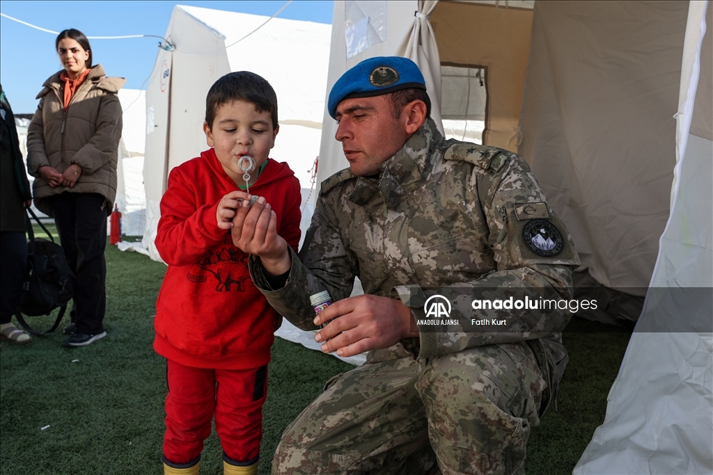 Kahramanmaraş'ta komandoların kurduğu çadır kent, 3200 depremzedeyi ağırlıyor