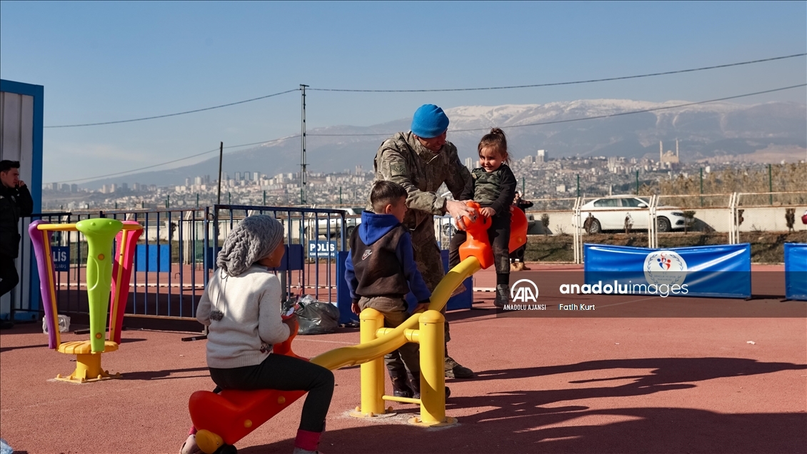 Kahramanmaraş'ta komandoların kurduğu çadır kent, 3200 depremzedeyi ağırlıyor