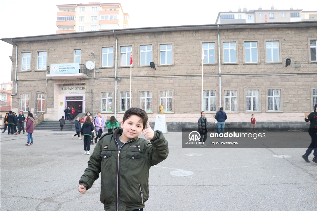 Kayseri'de öğrenciler ders başı yaptı