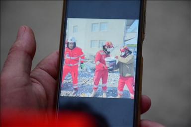 Ekipi i vullnetarëve nga Shqipëria: Gjetëm babë e bir të përqafuar përjetësisht nën rrënoja në Türkiye