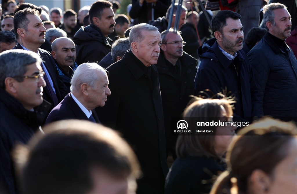 Cumhurbaşkanı Erdoğan ve MHP Genel Başkanı Bahçeli, Nurdağı'nda konteyner kenti ziyaret etti