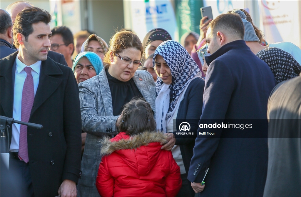 Aile ve Sosyal Hizmetler Bakanı Derya Yanık
