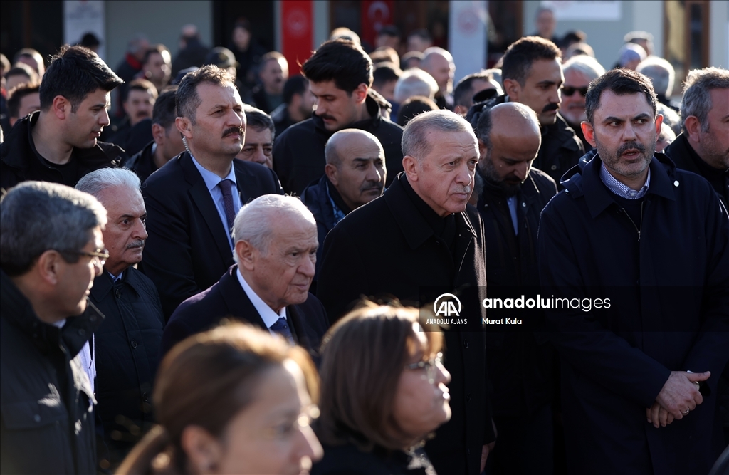 Cumhurbaşkanı Erdoğan ve MHP Genel Başkanı Bahçeli, Nurdağı'nda konteyner kenti ziyaret etti