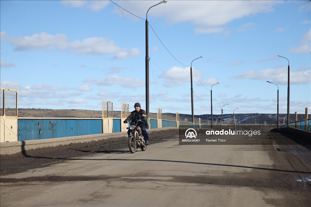 Military forces have remained visible in Ukraine’s eastern region of Donetsk since the Russian war on the country started last year