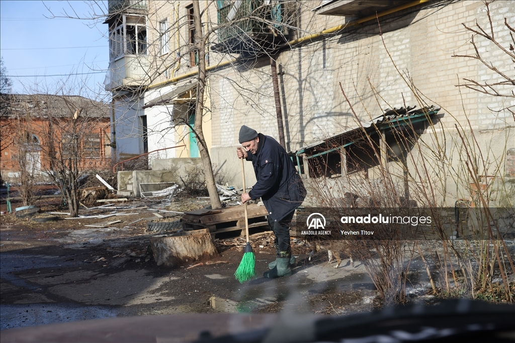 War casts its shadow over civilians' lives in the Ukrainian city of Bakhmut, where military activity continues a year after the conflict with Russia began