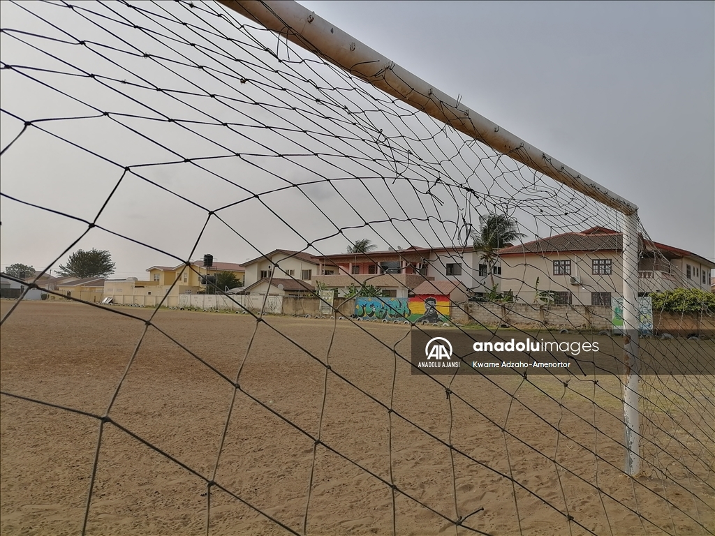 Depremde hayatını kaybeden hayatını kaybeden Atakaş Hataysporlu Ganalı futbolcu Atsu'nun grafitisi
