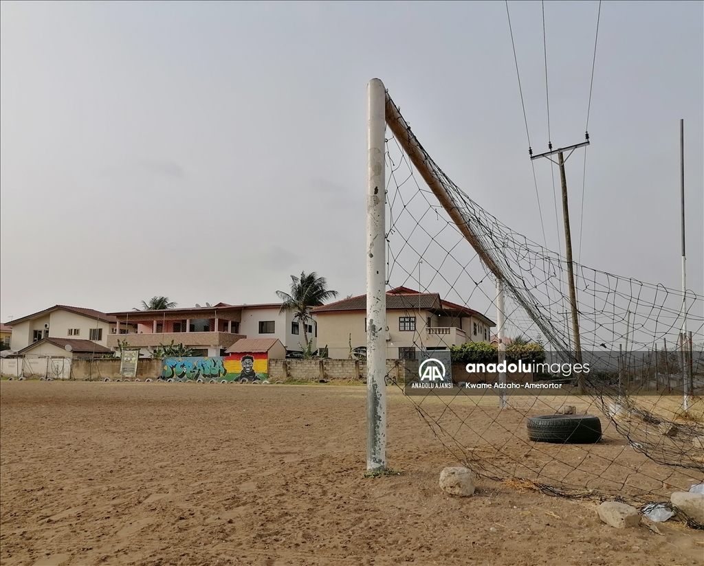 Depremde hayatını kaybeden hayatını kaybeden Atakaş Hataysporlu Ganalı futbolcu Atsu'nun grafitisi