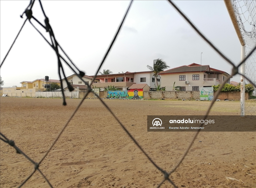 Depremde hayatını kaybeden hayatını kaybeden Atakaş Hataysporlu Ganalı futbolcu Atsu'nun grafitisi