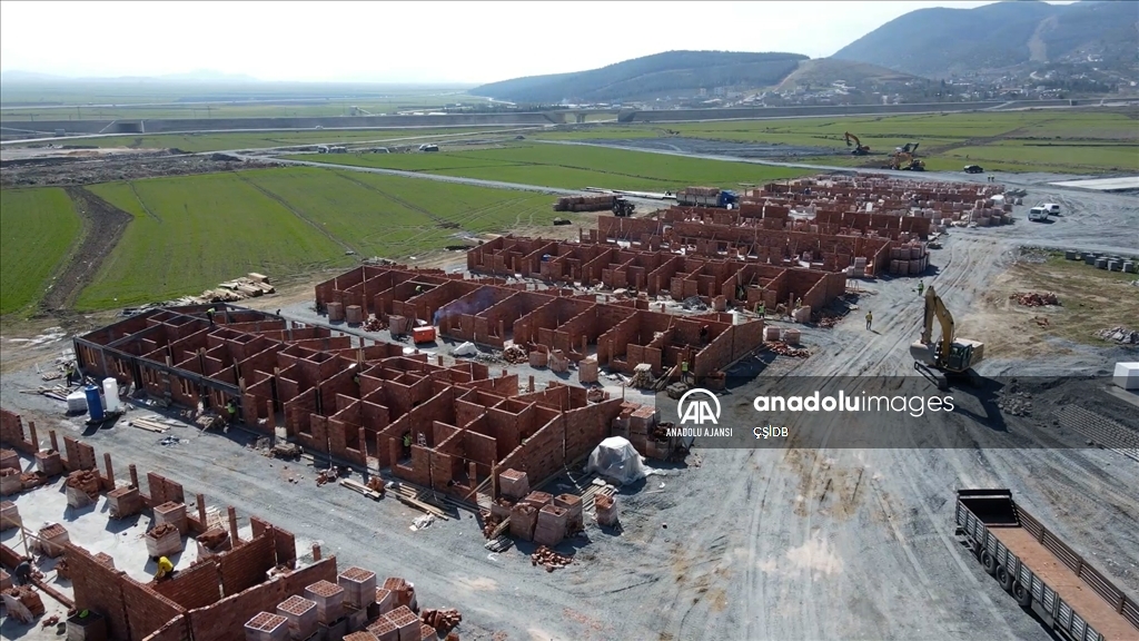 Nurdağı'ndaki 1280 geçici konutun inşasında son aşamaya gelindi