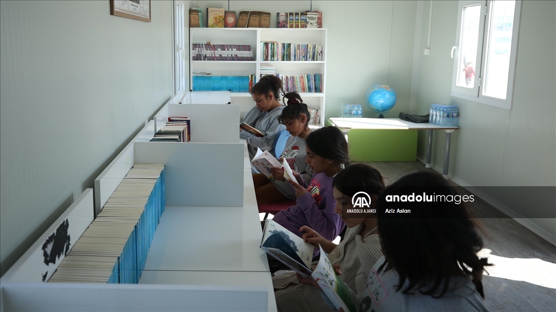Diyarbakır'daki çadır kentte öğrenciler için