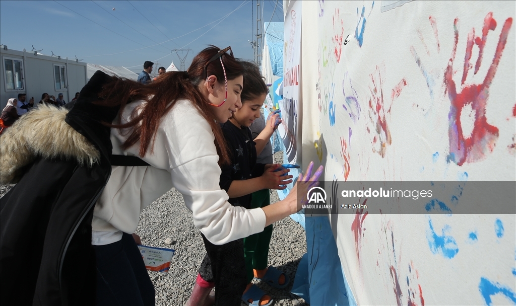 Diyarbakır'daki çadır kentte öğrenciler için