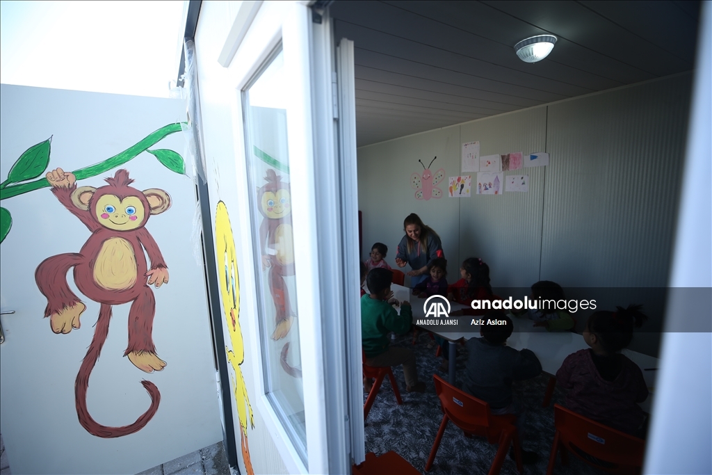 Diyarbakır'daki çadır kentte öğrenciler için