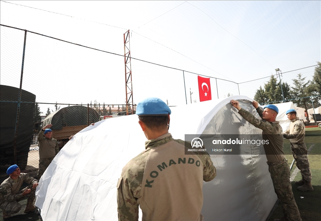 ادامه کمک‌های ارتش ترکیه به زلزله‌زدگان مناطق جنوب شرق کشور