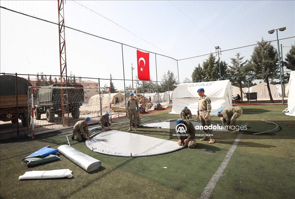 ادامه کمک‌های ارتش ترکیه به زلزله‌زدگان مناطق جنوب شرق کشور