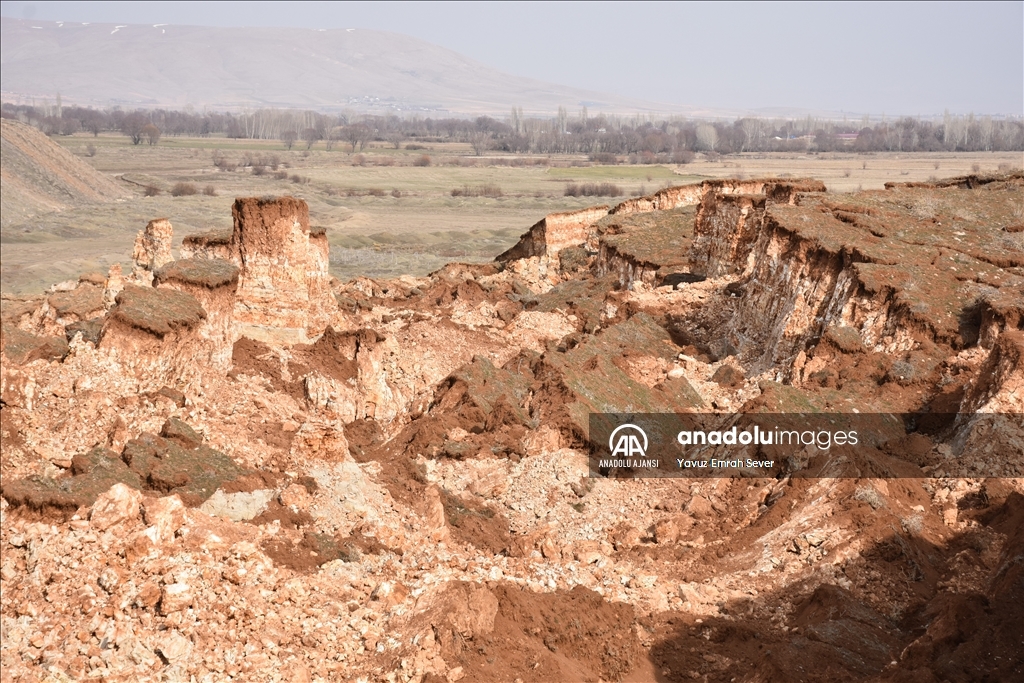 Kahramanmaraş'ta depremde oluşan devasa yarık havadan görüntülendi