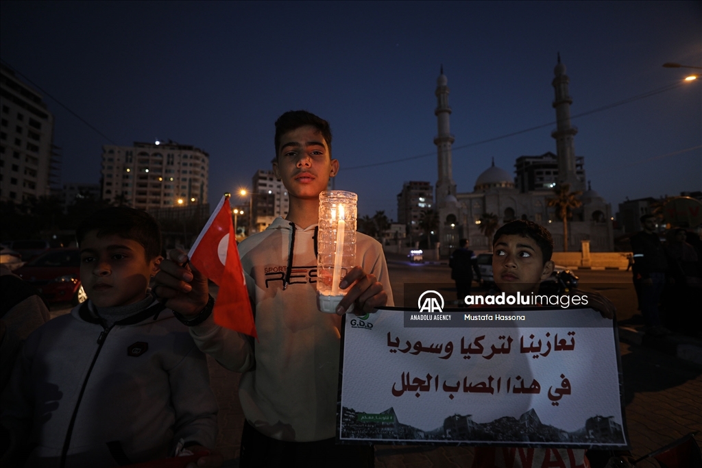 Anak-anak Palestina gelar aksi solidaritas atas korban gempa di Turkiye, Suriah