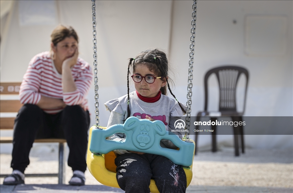T3 Vakfı Hatay’daki çadır kentlerde çocukların yüzlerini güldürüyor