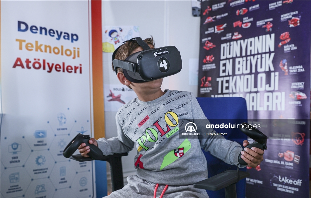 T3 Vakfı Hatay’daki çadır kentlerde çocukların yüzlerini güldürüyor