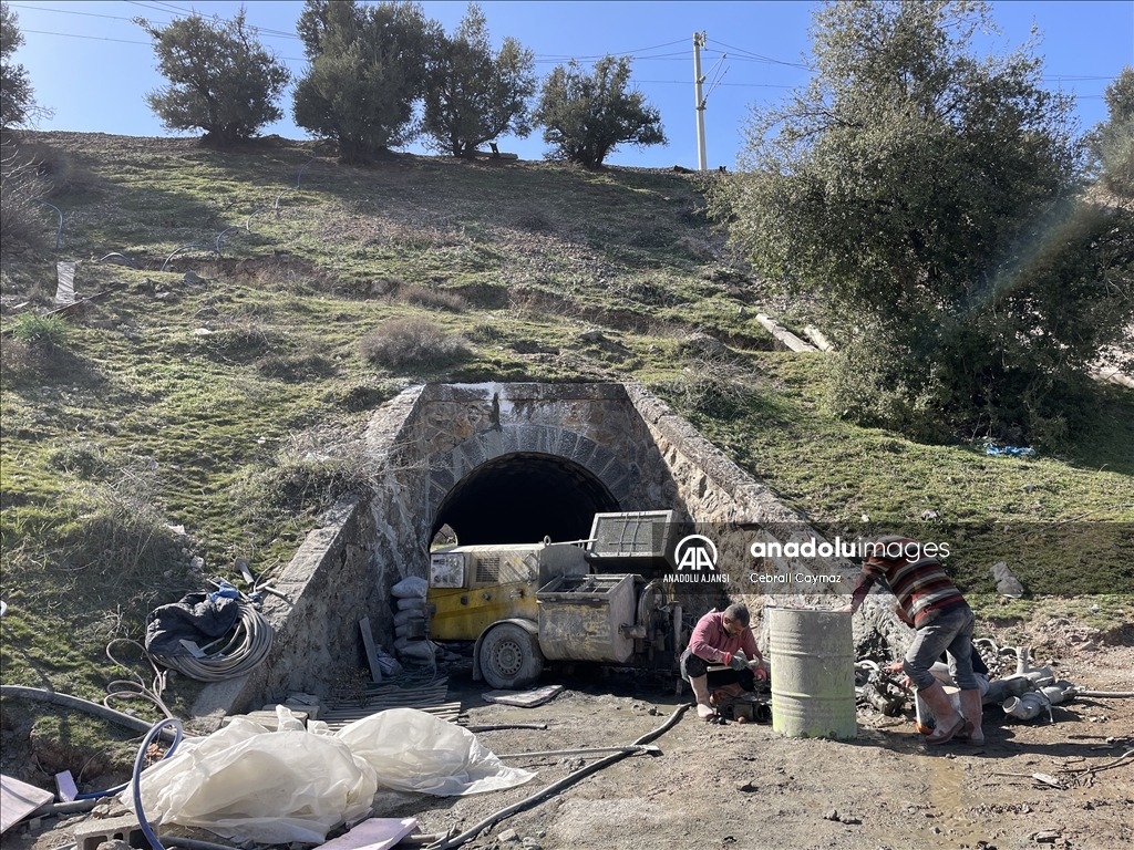 Gaziantep'te depremlerin etkisiyle taş tünelde yarıklar oluştu
