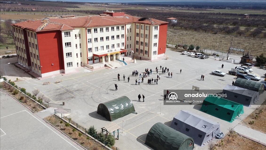 Deprem öğrencilerin hayallerini yıkamadı