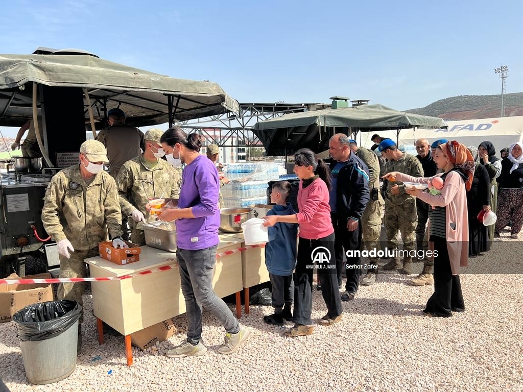 İlk depremin merkez üssü Pazarcık'ta çalışmalar sürüyor