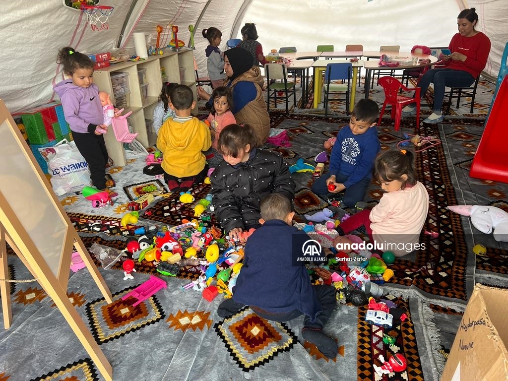 İlk depremin merkez üssü Pazarcık'ta çalışmalar sürüyor
