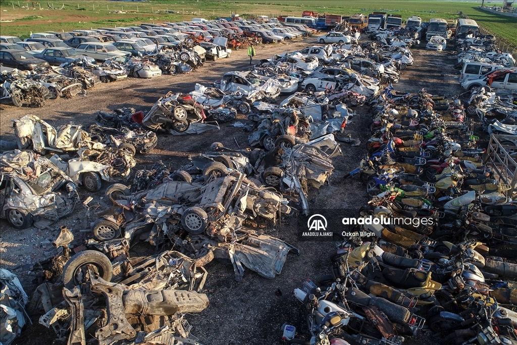 Adıyaman'da enkazdan çıkarılan araçlar tutanakla sahiplerine teslim ediliyor