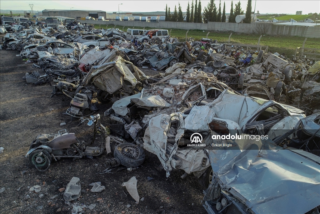 Adıyaman'da enkazdan çıkarılan araçlar tutanakla sahiplerine teslim ediliyor