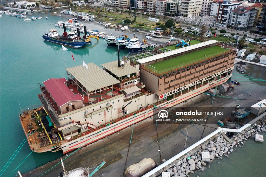 Süheyla Sultan gemisi İskenderun'da depremzedeleri ağırlamaya başladı