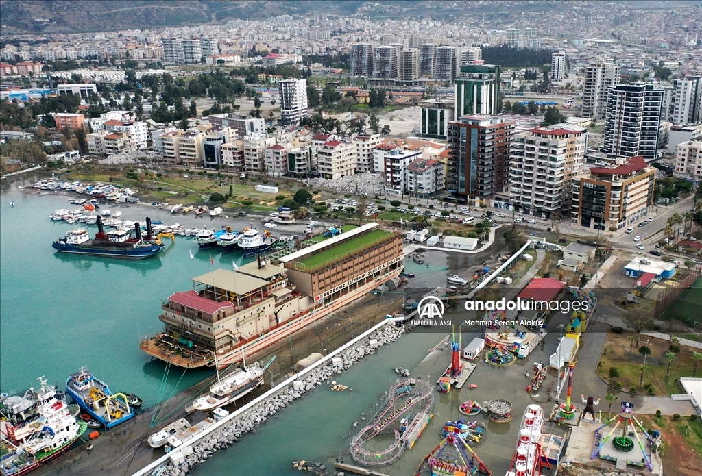 Süheyla Sultan gemisi İskenderun'da depremzedeleri ağırlamaya başladı