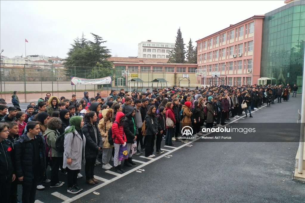 Depremden etkilenen Gaziantep'te eğitim öğretim yeniden başladı