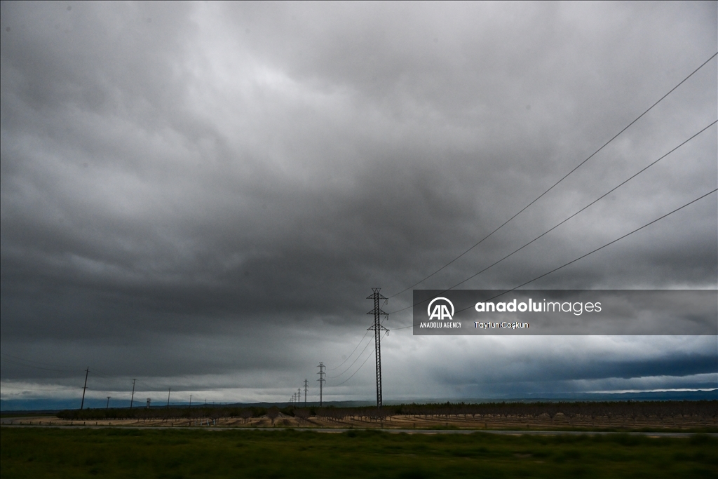 Atmospheric river: Huge clouds over Kern County of California