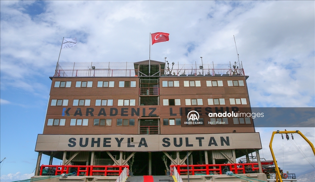 İskenderun'daki depremzedeler Süheyla Sultan gemisinde konaklıyor