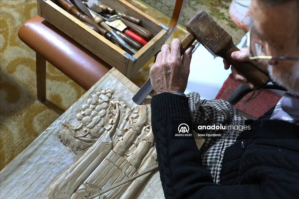 Duborezac iz Niša u devetoj deceniji pretvara daske u umetnička dela