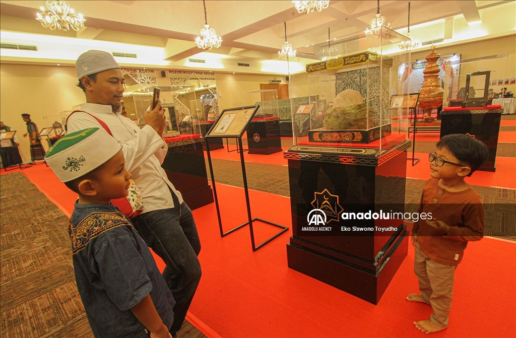 Pameran artefak peninggalan Nabi Muhammad SAW