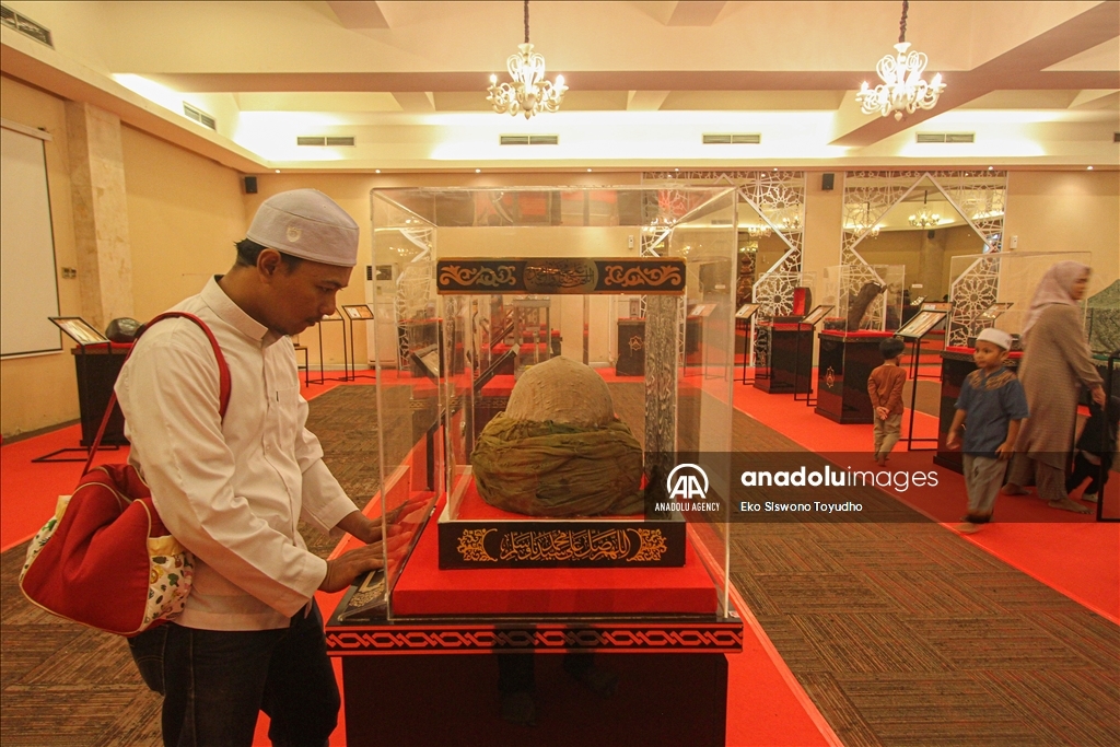 Pameran artefak peninggalan Nabi Muhammad SAW