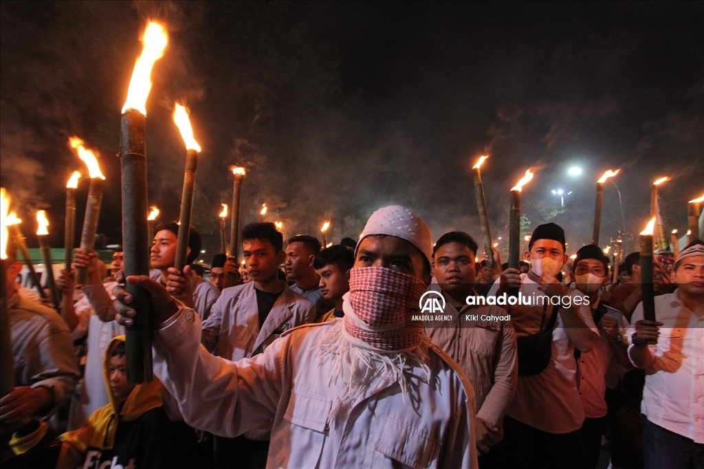 Tradisi pawai obor jelang dimulainya bulan Ramadan