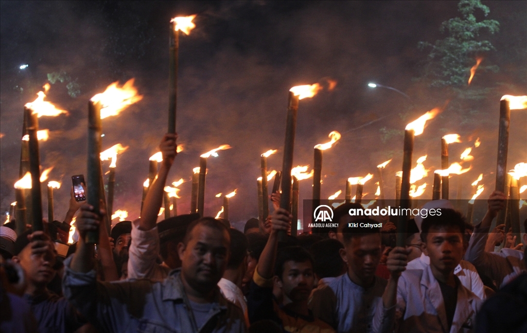 Tradisi pawai obor jelang dimulainya bulan Ramadan