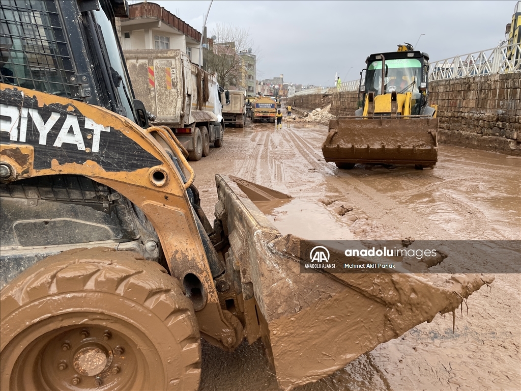 Şanlıurfa'da sel sonrası temizlik çalışmaları devam ediyor