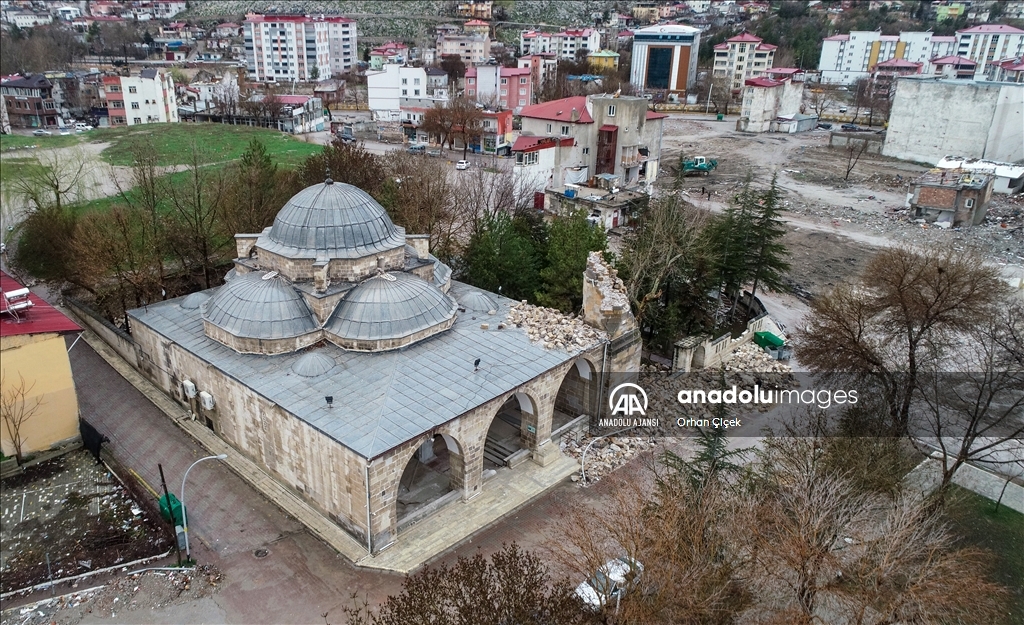 İkinci depremin merkez üssü Elbistan'da 19 cami hasar gördü