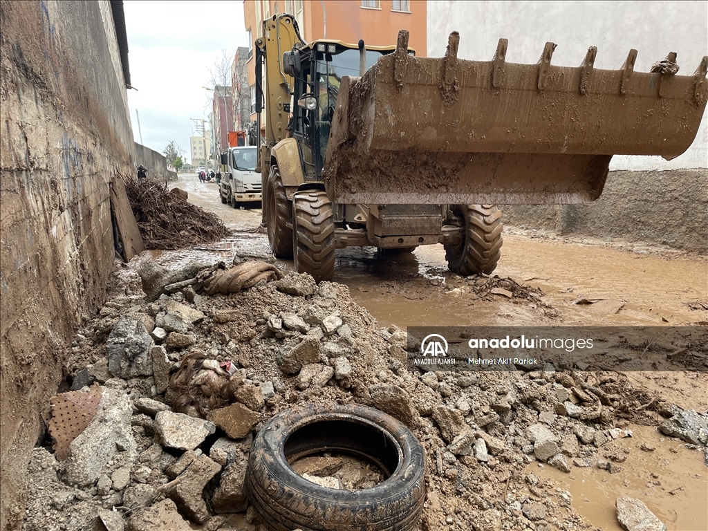 Şanlıurfa'da sel sonrası temizlik çalışmaları devam ediyor